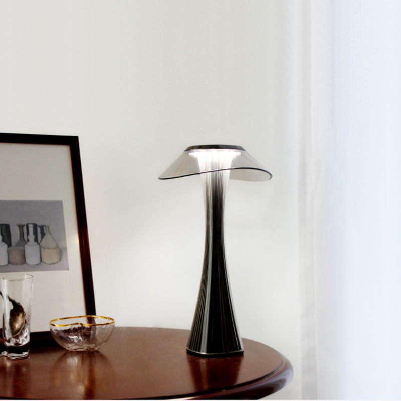https://cdn.shopify.com/s/files/1/0911/8554/5480/files/8hM7Nordic-Led-Tafellamp-3-Stap-Dimbare-Slaapkamer-Nachtkastje-Usb-Draadloze-Oplader-Smart-Touch-Schakelaar-Decoratieve-Kristallen_1ce45798-8a07-4e5c-93d6-5dcc734c703a.png?v=1746775392