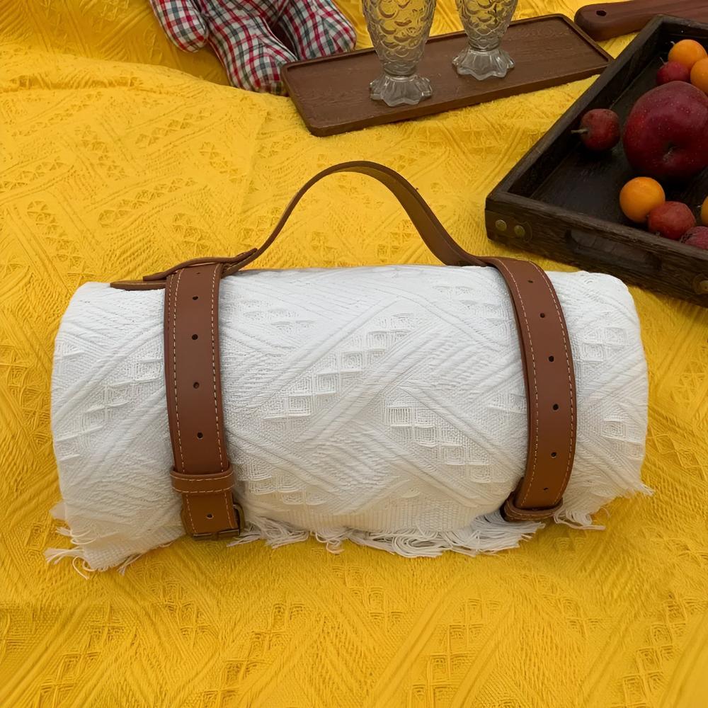 Durable Water-Repellent Picnic Mat with Elegant Diamond Pattern - 180x180 cm Outdoor Blanket-1