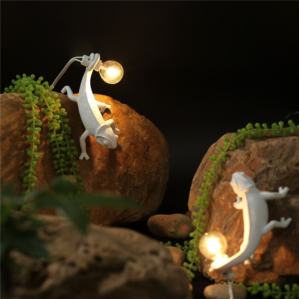 Unique Lizard Design Table Lamp - Compact Artistic Bedside Lamp for Living Room and Bedroom Decor-2