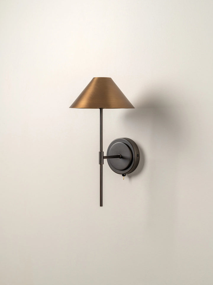 Minimalist Aged Brass and Bronze Wall Light - Elegant Wall Lamp for Modern Spaces 0