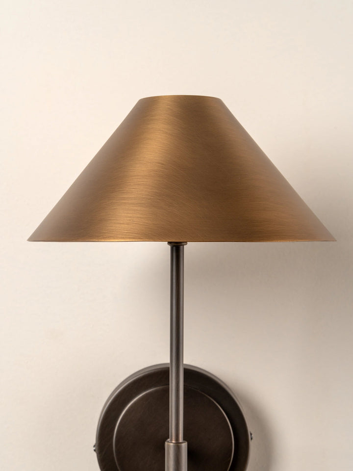 Minimalist Aged Brass and Bronze Wall Light - Elegant Wall Lamp for Modern Spaces 3
