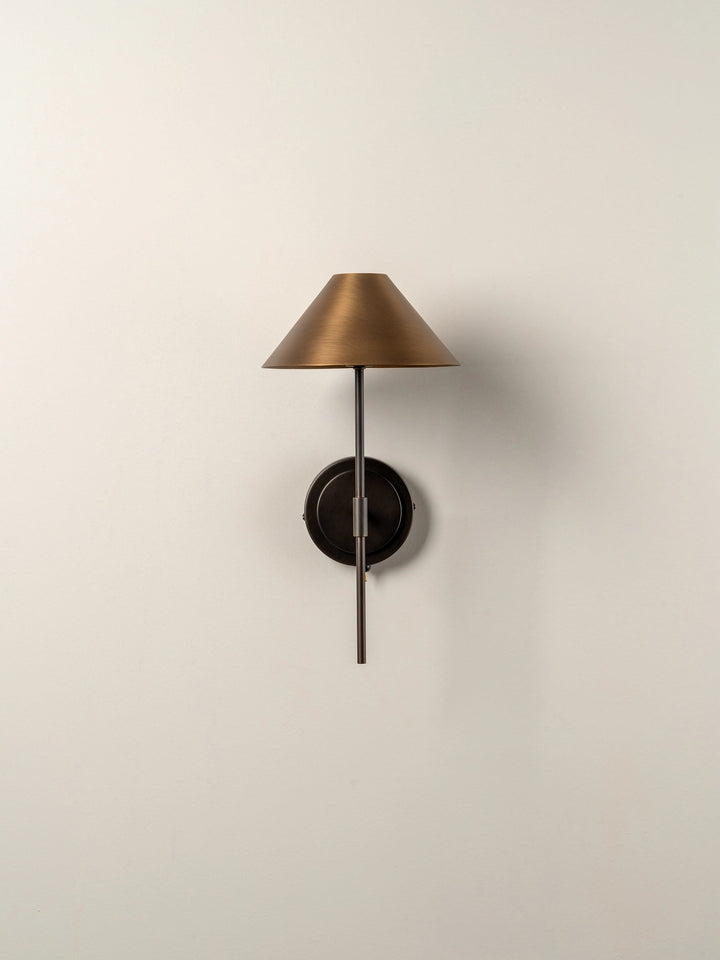 Minimalist Aged Brass and Bronze Wall Light - Elegant Wall Lamp for Modern Spaces 5