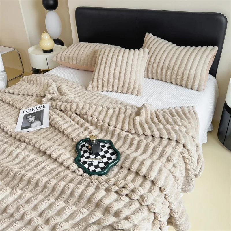 Soft Checked Fleece Blanket - Cozy Machine Washable Throw for Beds and Couches-3