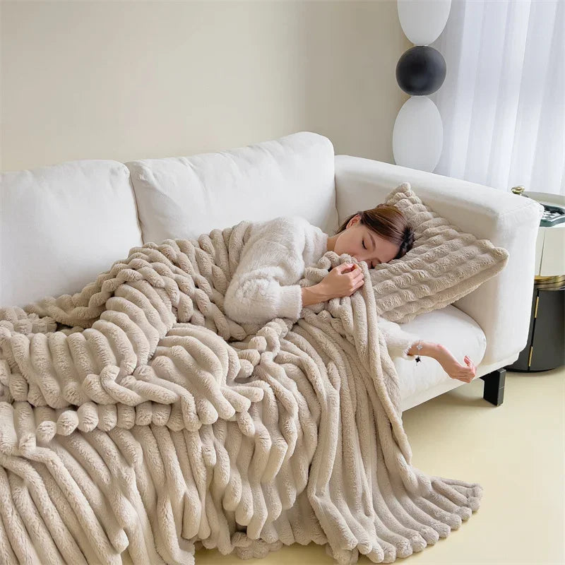 Soft Checked Fleece Blanket - Cozy Machine Washable Throw for Beds and Couches-5