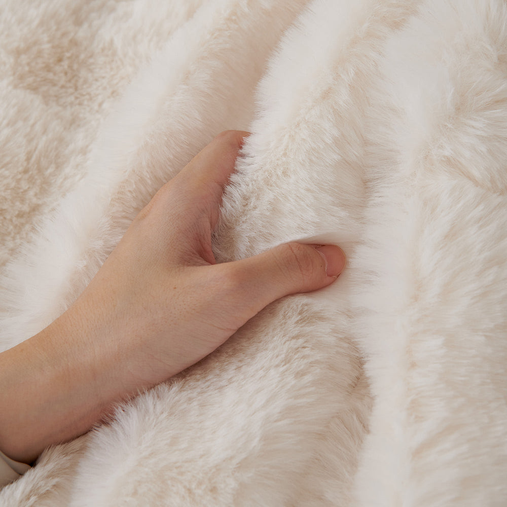 Luxurious Cream Sofa Cover with Unique Wave Design - High-Quality Synthetic Fur, Easy to Clean, Versatile Home Decor 2